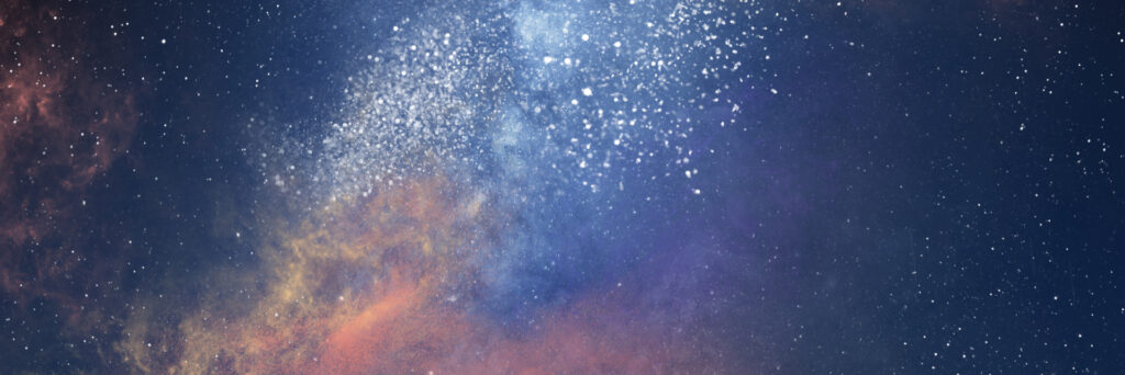 Natalie. Das Headerbild zeigt im Hintergrund einen kosmischen Nebel im Weltall.
